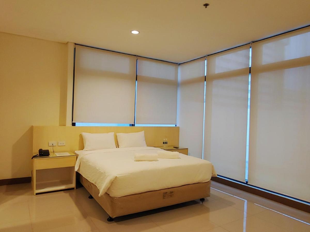 Kaizen Suites Манила Экстерьер фото