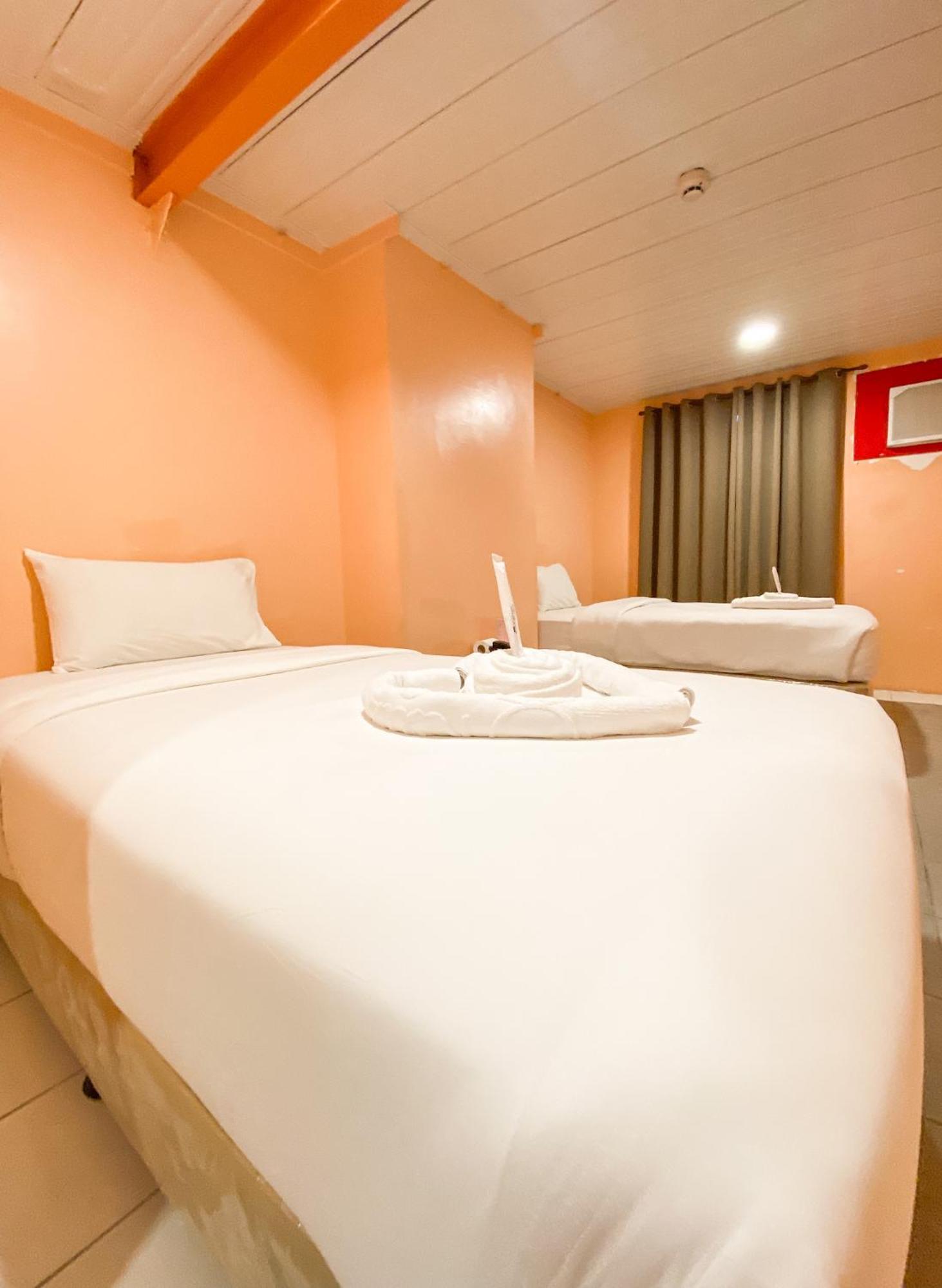 Kaizen Suites Манила Экстерьер фото
