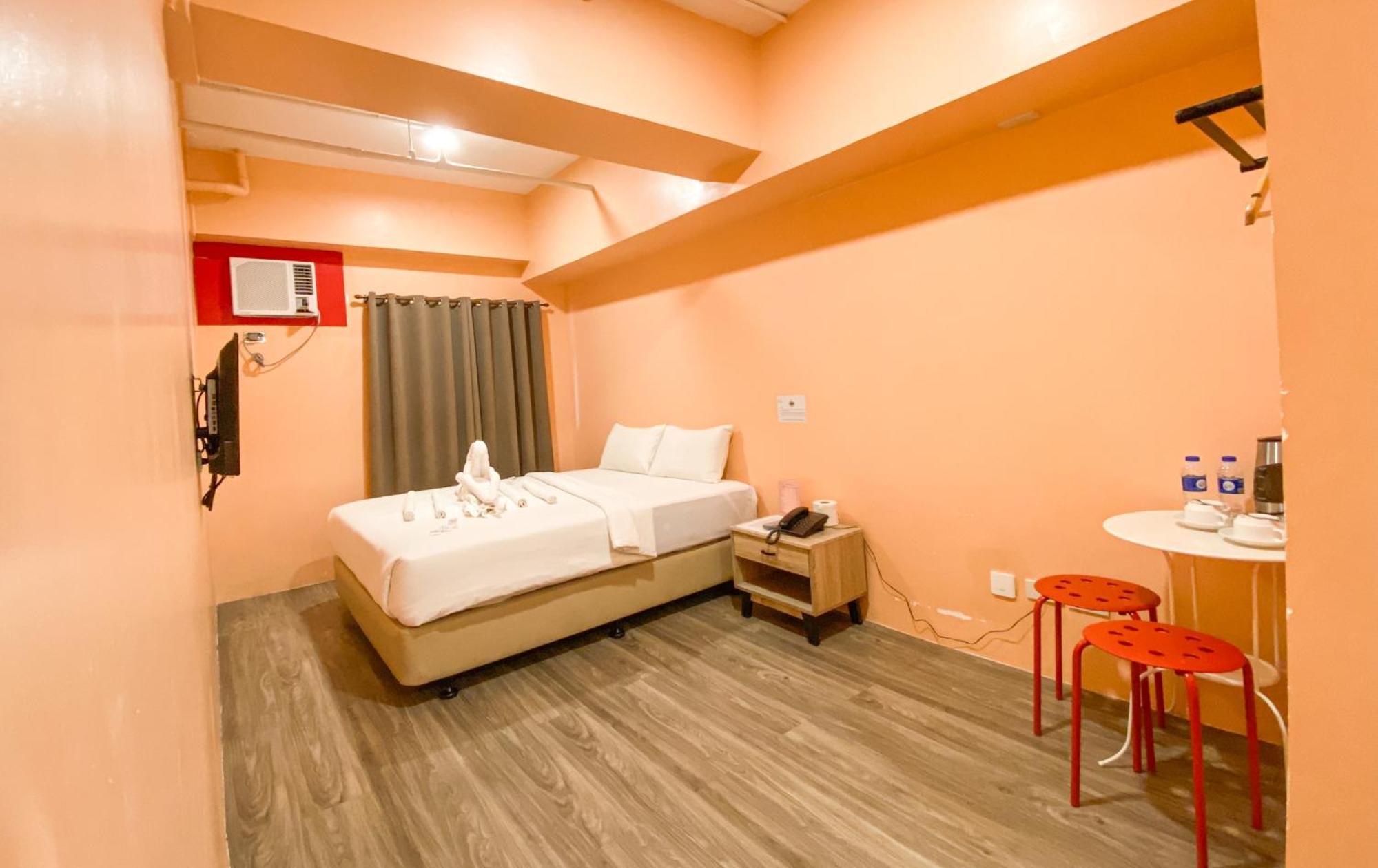Kaizen Suites Манила Экстерьер фото